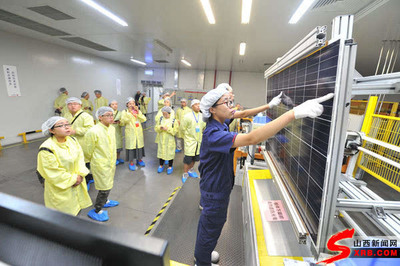 全國網媒記者走進晉能清潔能源，探訪光伏電池開發之“奧秘”